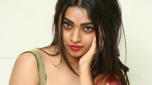 Hottest Radhika Apte dirty talk