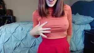 Pierced girl goes in for sex scene