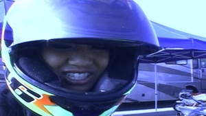Very hawt asian MILF really enjoys ramming hard