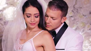 Wicked - Avi Love is a hairy brunette