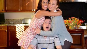 RealWifeStories.com - Chick Nicole Aniston FFM